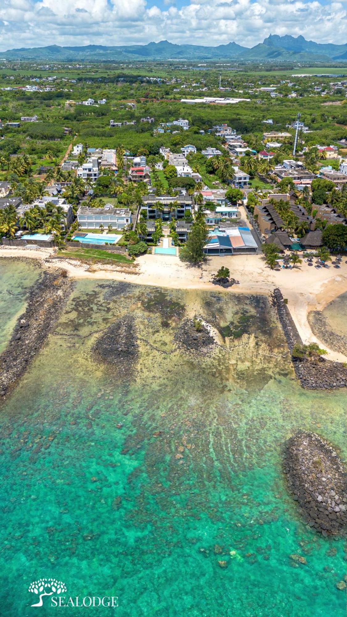 Kanope Bay - Holiday Beachfront Apartments Pointe aux Biches エクステリア 写真