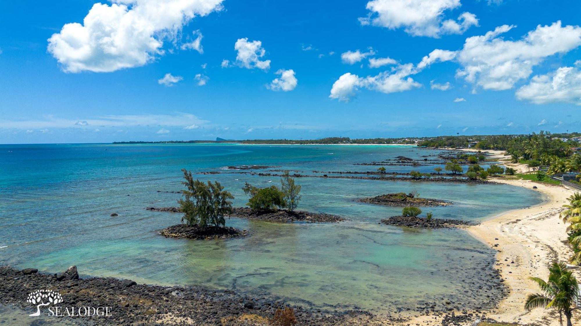 Kanope Bay - Holiday Beachfront Apartments Pointe aux Biches エクステリア 写真