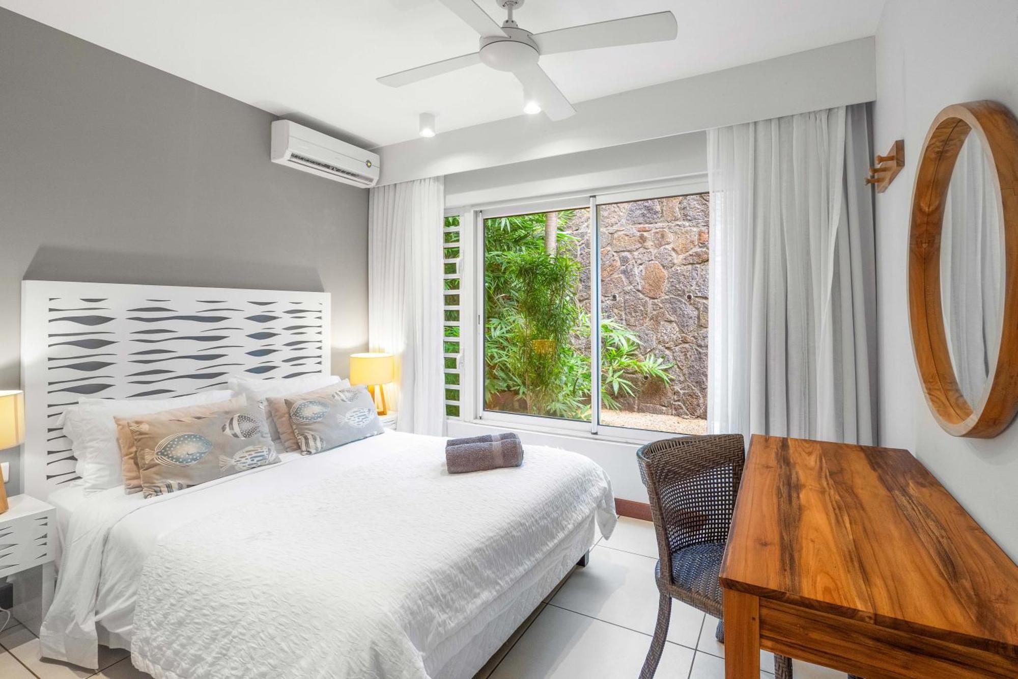 Kanope Bay - Holiday Beachfront Apartments Pointe aux Biches エクステリア 写真