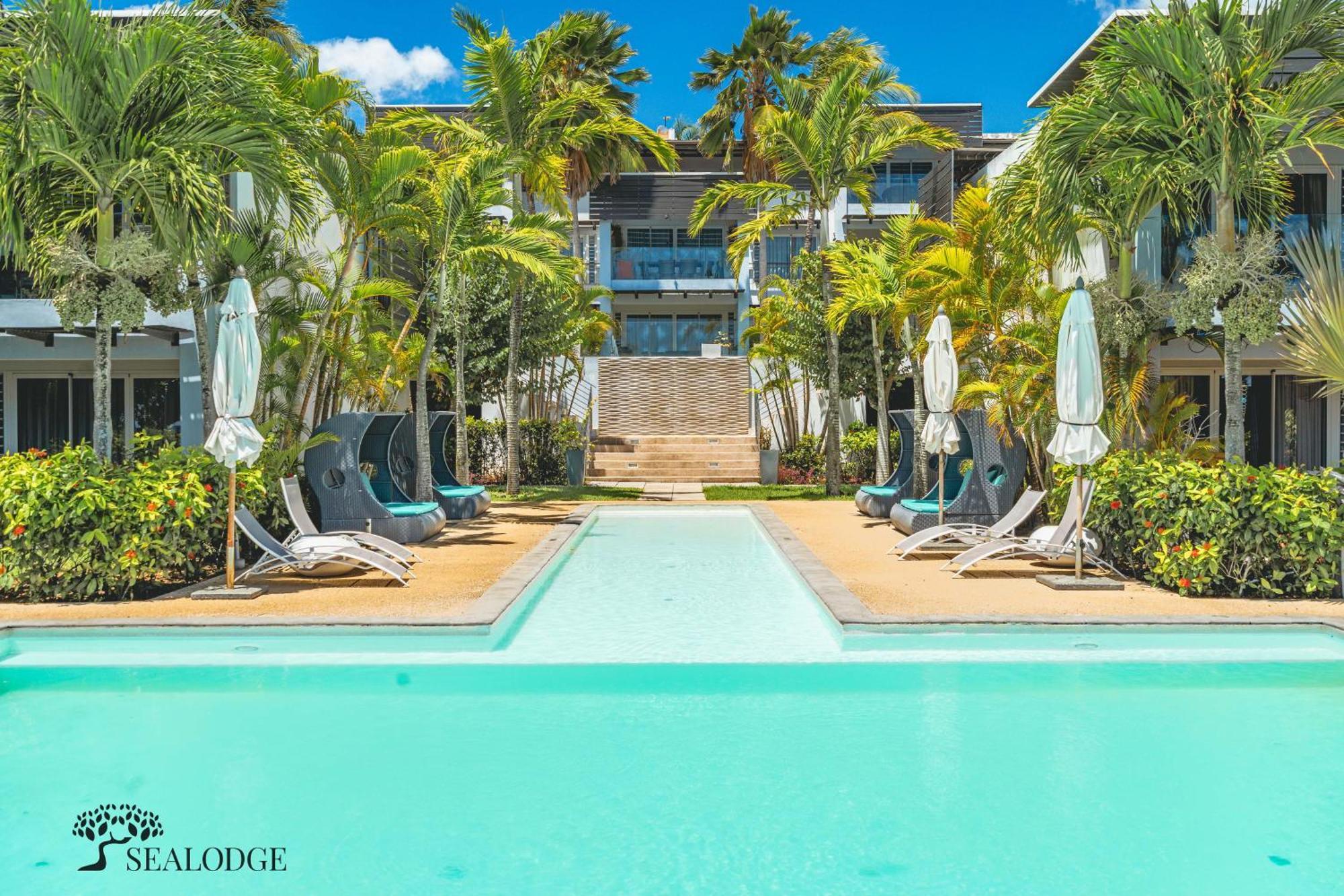 Kanope Bay - Holiday Beachfront Apartments Pointe aux Biches エクステリア 写真