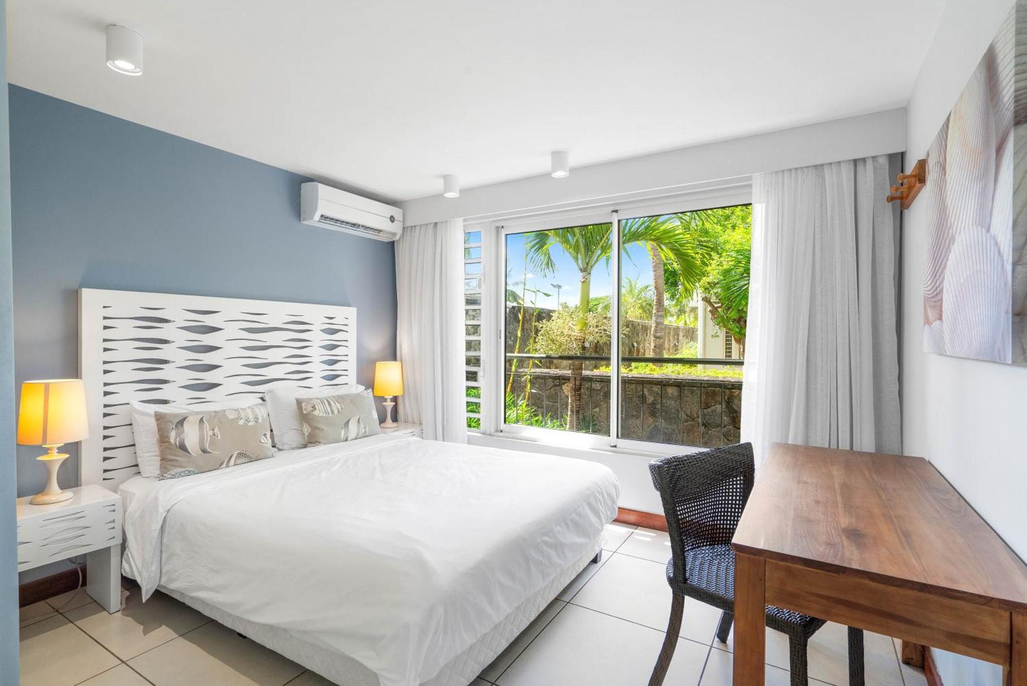 Kanope Bay - Holiday Beachfront Apartments Pointe aux Biches エクステリア 写真