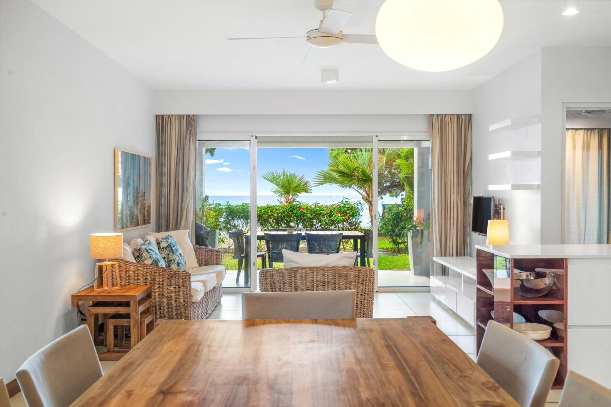 Kanope Bay - Holiday Beachfront Apartments Pointe aux Biches エクステリア 写真