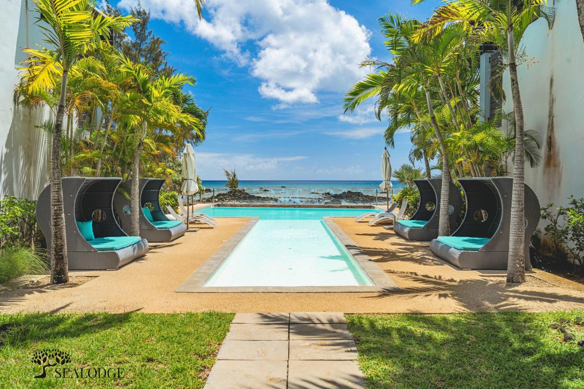 Kanope Bay - Holiday Beachfront Apartments Pointe aux Biches エクステリア 写真
